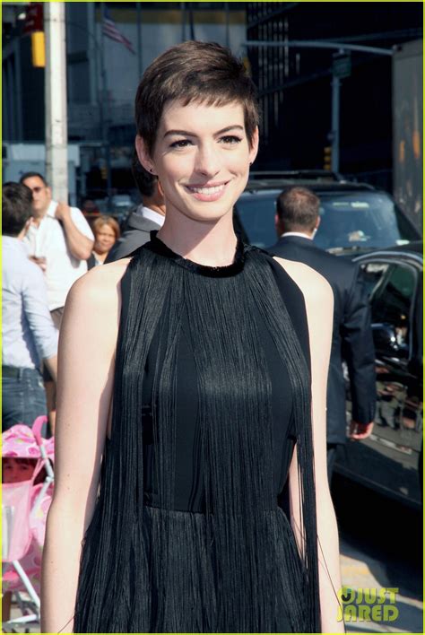 Anne Hathaway Late Show With David Letterman Appearance Photo