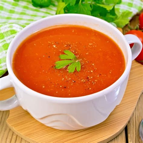 Easiest 20 Minute Tomato Basil Soup Recipe With Only 6 Ingredients