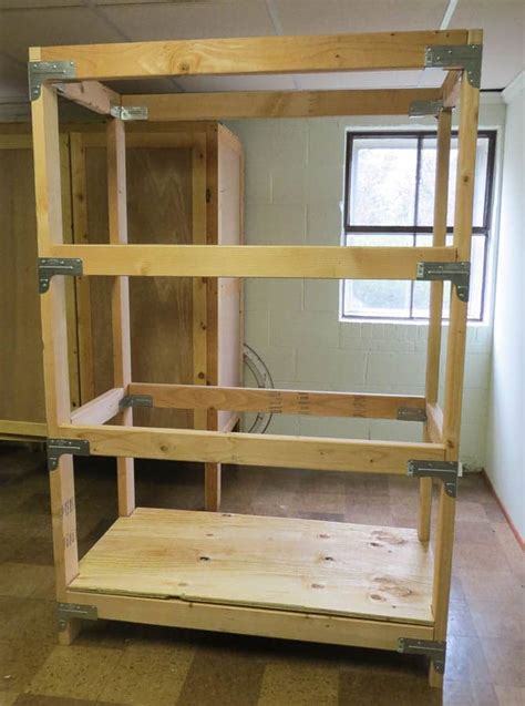 It's not just me that has the organizing bug this month, so do my power tool. DIY 2x4 Shelving Unit - Sweet Pea