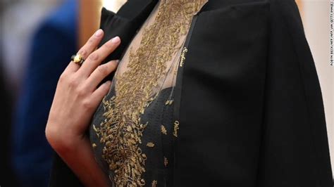 Natalie Portmans Oscars Cape Pays Tribute To Snubbed Female Directors Cnn