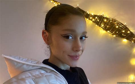 Ariana Grande Glowing And Incredibly Youthful In New Selfies Amid Wicked Filming