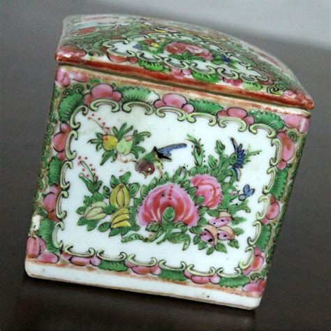 Antique Chinese Qing Rose Medallion Porcelain Square Tea Caddy Box