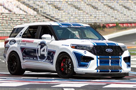 Ford Performance Unleashes One Off Explorer St For The Track Carbuzz