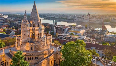 You can find everything you need to know about budapest on the city's official tourist website. Von München nach Budapest - Flughafen München