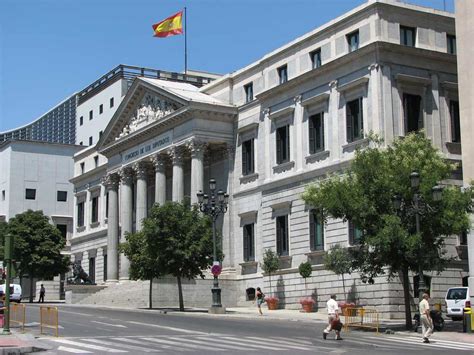 The kingdom of spain is a parliamentary constitutional monarchy guided by the 1978 constitution. Barrier blow: Spanish government and opposition