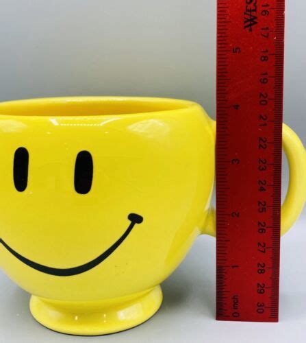 Teleflora Yellow Smiley Face Emoji Large Collectible Ceramic Coffee Mug