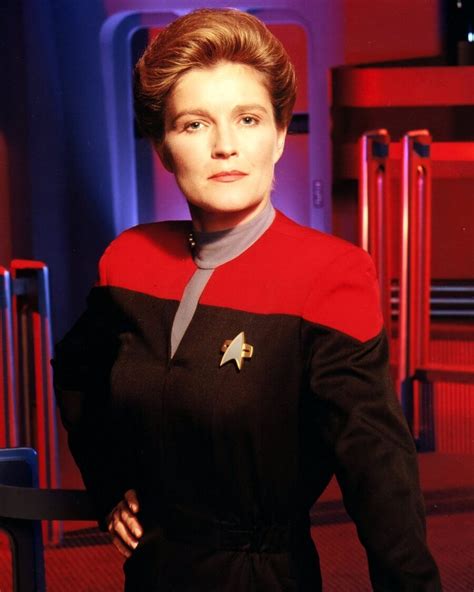 Kate Mulgrew To Star In Live Action Star Trek Janeway Series Giant Freakin Robot