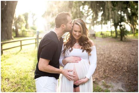 Pregnant Jacksonville Maternity Photographer Jenn Guthrie Photography