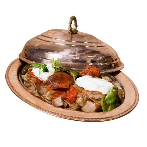 A specialty of the city of bursa, i̇skender kebap is named after a butcher called i̇skender bey, who first prepared this flavorful dish. Iskender kebap