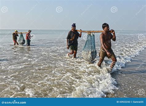 Indian Fishermen Editorial Stock Photo Image Of Ripple 43922243