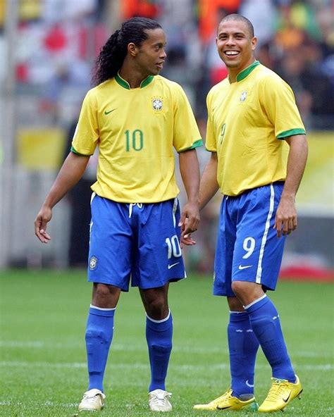 Ronaldinho And Ronaldo Ronaldo Brazil Football Team Ronaldo Football
