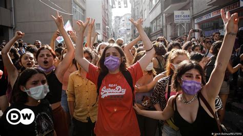 Istanbul Police Fire Tear Gas On Pride March DW 06 27 2021