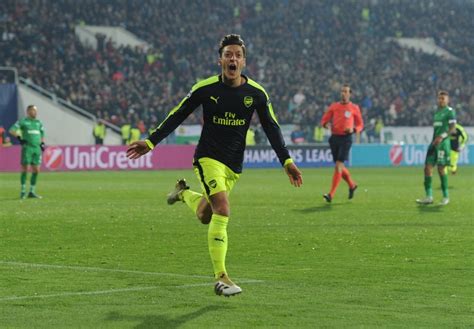 Mesut Özil Scored An Epic Winning Goal Which Sent Twitter On An Euphoric Rush
