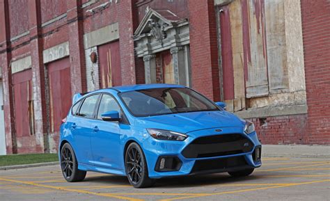 Ford Focus Rs Reviews Ford Focus Rs Price Photos And Specs Car
