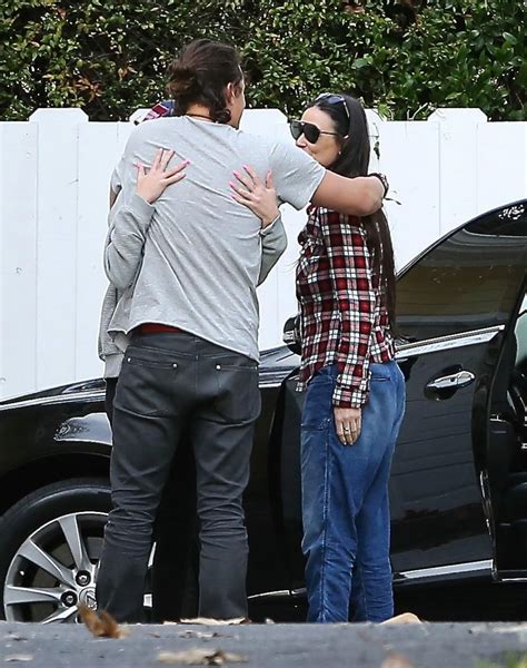 Tallulah willis, the youngest daughter of bruce willis and demi moore, announced on instagram tuesday that she's engaged to dillon buss. DEMI MOORE and Orlando Bloom with TALLULAH WILLIS Out in ...