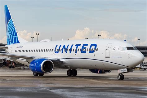 United new livery 737 at IAD for the first time! : aviation