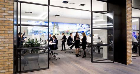 Reisebank ag, berlin, bahnhof friedrichstraße. Tino Schwanemann - Deutsche Bank