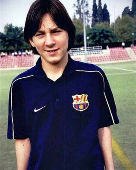 A fantastic picture of an extremely young lionel messi in his first ever team in argentina when he was only a little whipper snapper. Lionel Messi Age, Height, Wife, Children, Family, Biography & More » StarsUnfolded