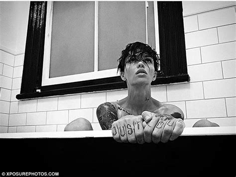 Ruby Rose Posts Raunchy Bathroom Pictures To Social Media Daily Mail