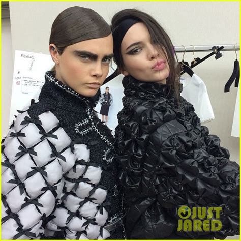 Kendall Jenner Cara Delevingne Partner Up To Hit The Runway At Paris