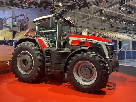 Massey Woos Agritechnica Crowd With 9s Profi