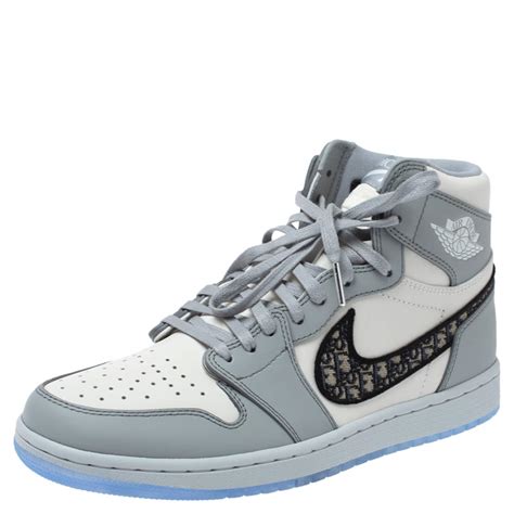 Available for purchase at select dior stores in april 2020, the sneakers are rumored to be the most expensive air jordans to date. Dior x Air Jordan 1 Grey Leather Air Dior OG High Sneakers ...