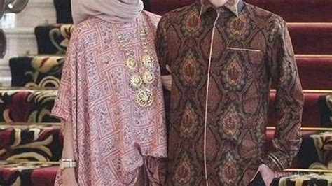 Cek 30+ model baju kondangan kekinian 2019 disini. Baju Kondangan Couple Kekinian Remaja / Anami Couple Gamis Batik Pesta Remaja Fashion Pesta ...