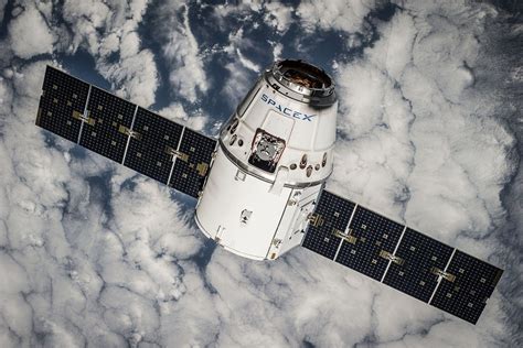 Spacex Lance Des Satellites Pour Son R Seau Internet Haut D Bit Les Transitions