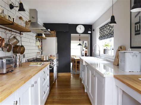I want something classic, but unique to suit the age of our house. This Shaker-style galley kitchen merges vintage with ...