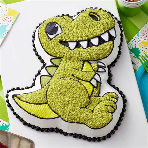 Experience the world of cake decorating like never before with cake central magazine! Dinosaur Cake - Dinosaur Birthday Cake Ideas | Wilton