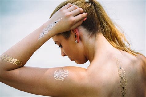 tolles flash tattoo design in gold silber oder auch im henna look jetzt zu finden bei jewel