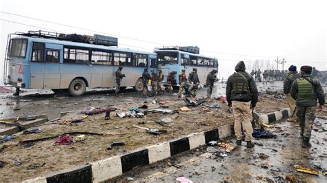 Pakistan Offers To Investigate Deadly Suicide Bombing In Kashmir The New York Times
