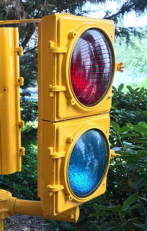 Why Is There A Blue Lens On The Traffic Light My Traffic Lights