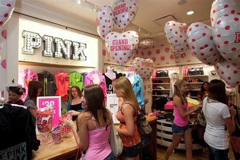 Victorias Secret Model Helps Unveil Texas First Pink Store