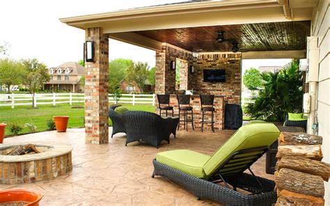 Planning is useful to facilitate you in designing your patio, and with careful planning, of course you will get maximum results in applying the pool covered outdoor patio design ideas in your home. Patio Cover & Outdoor Kitchen in Pearland Estates - Texas ...