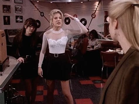 21 Style Lessons From Beverly Hills 90210 That Still Influence Fashion Today — Photos