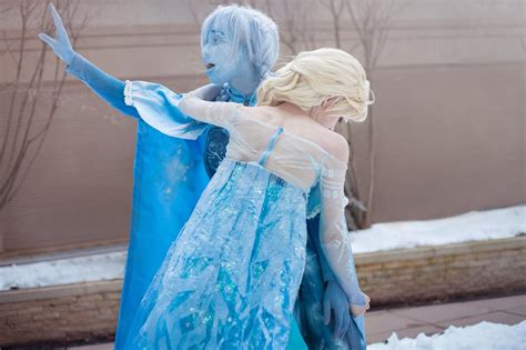 Geek With Curves This Frozen Cosplay Wins Everything