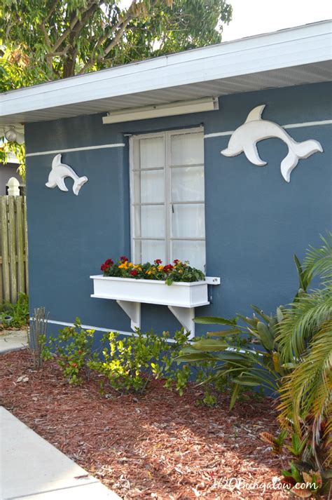 This step by step diy woodworking project is about window box plans. Free DIY Window Box Plans and a Giveaway