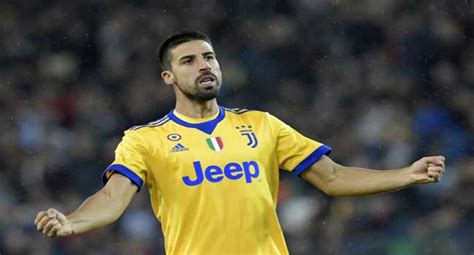 Khedira Hat Trick Lifts 10 Man Juventus Channels Television