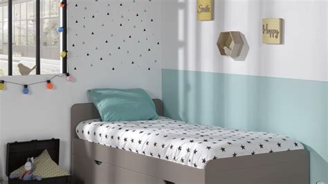 Chaudes réchauffent la pièce et s'harmonisent parfaitement avec le vert du canapé.le nouveau blog une chambre de fille avant après j'aime. Deco Chambre Garcon Bleu Vert - Almanusa