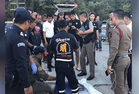 Dari masa ke masa, pemegang kereta sorong akan memberi laluan dan rehat. Keji! Lelaki ikat anak pada kereta sorong bayi, sebelum ...