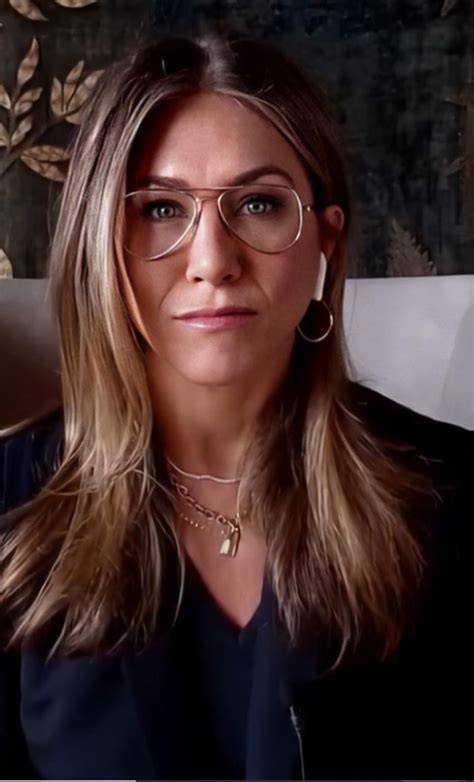 Who Made Jennifer Anistons Gold Jewelry And Glasses Jennifer