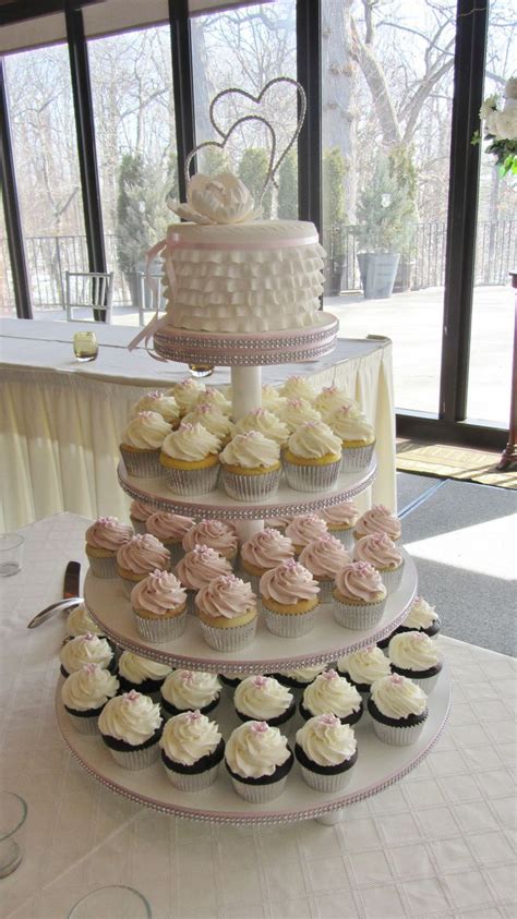 Wedding Cupcake Tower Really Like The Small Wedding Cake