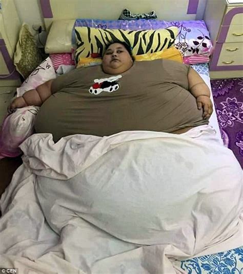 world s fattest woman leaves egypt home to have weight loss surgery in india daily mail online