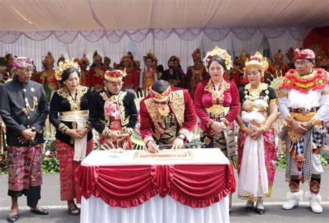 Parade Budaya Nusantara Semarak Hut Ke 529 Kota Tabanan Jayaning