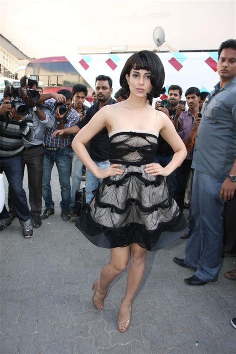 kangana ranaut sexy cleavage show at film shootout at wadala opening in mumbai celebs