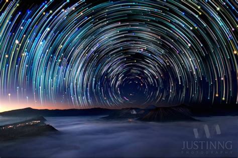 Spectacular Star Trails In The Night Sky Wordlesstech