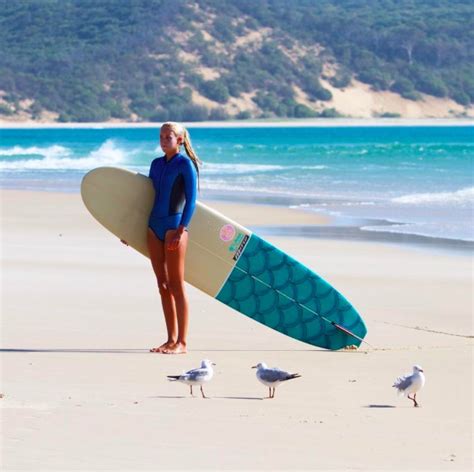 Surf Babes Te Surferki świat śledzi Na Instagramie Ellepl
