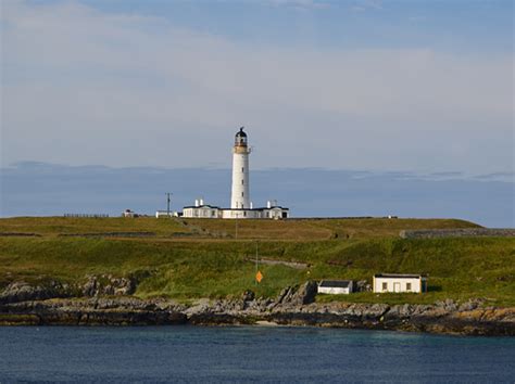 Rhinns Of Islay Lighthouse © John Allan Cc By Sa20 Geograph