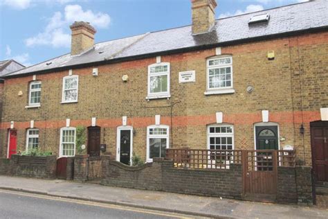 Harlington Road Hillingdon Ub8 2 Bedroom Terraced House For Sale